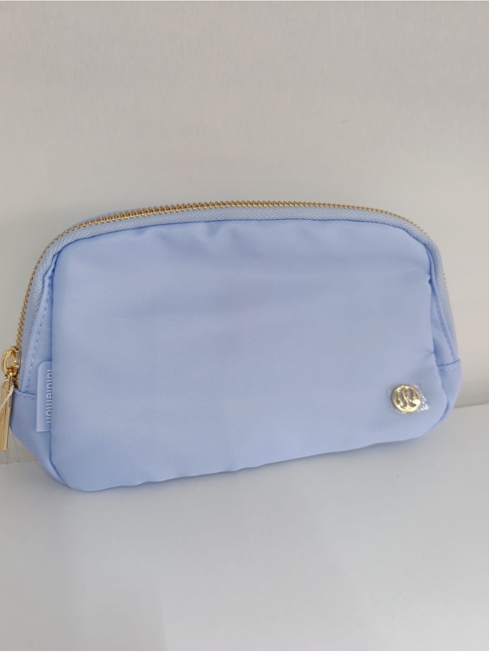 Lululemon belt bag (brand new without tag)